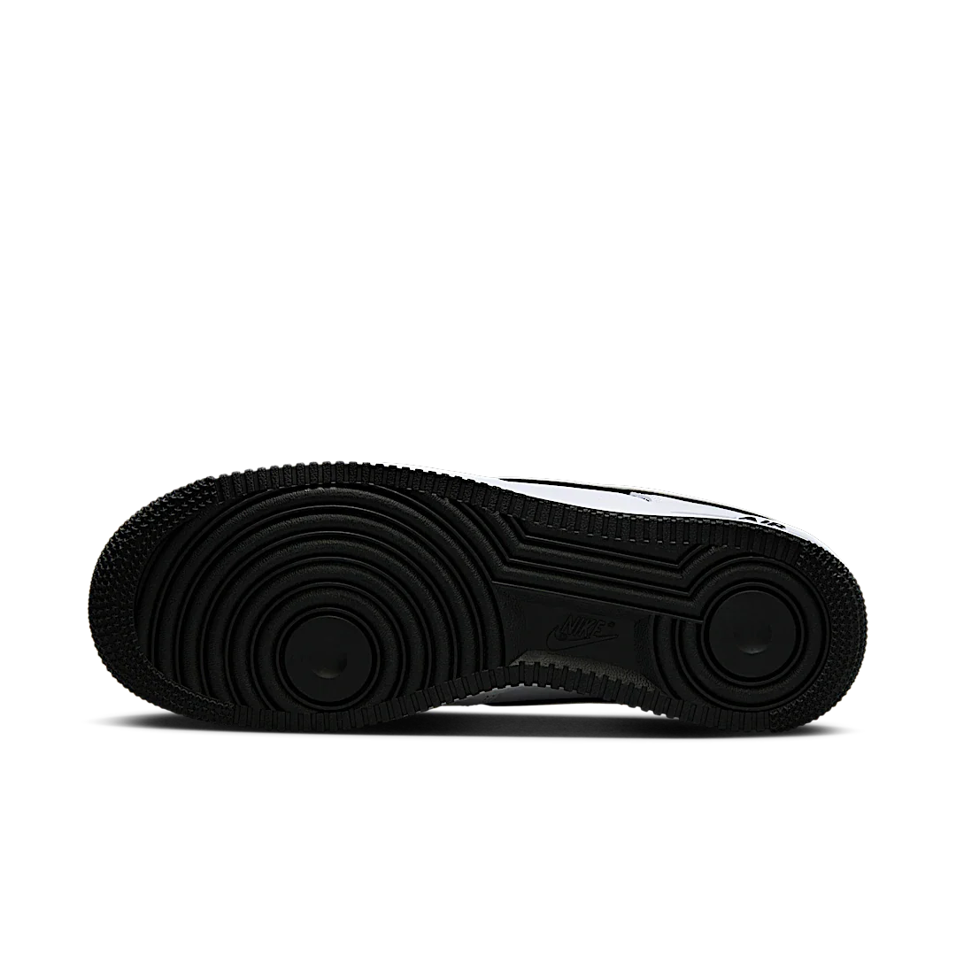Nike Air Force 1 '07 Low White Black Outline Swoosh