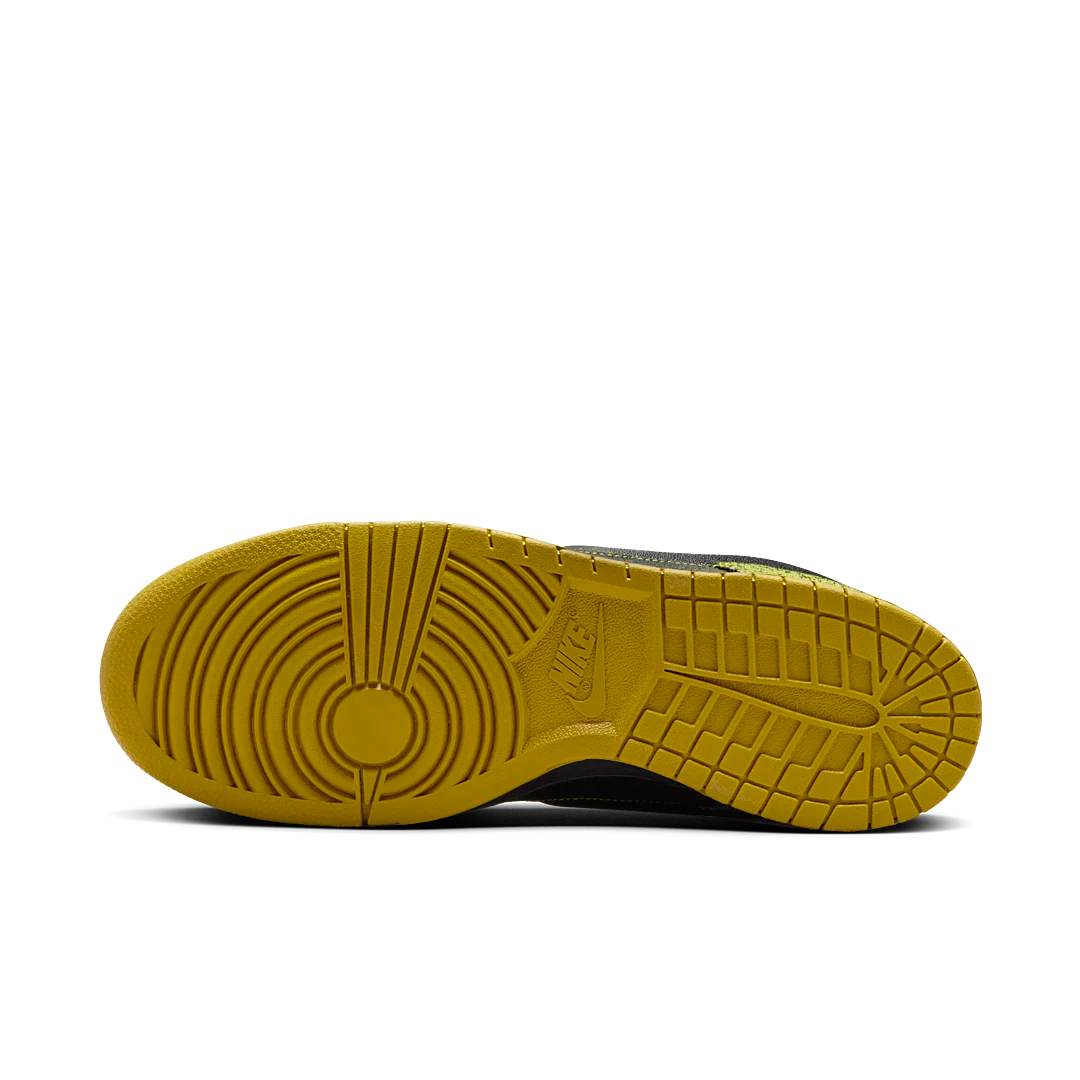 Nike Dunk Low Retro QS Halloween Skull