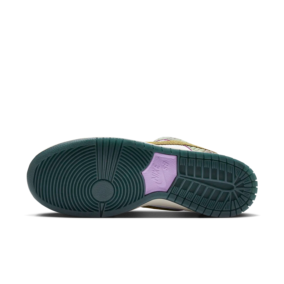 Nike SB Dunk Low Alexis Sablone Chameleon