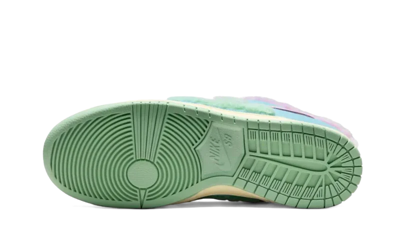 Nike SB Dunk Low Verdy Visty