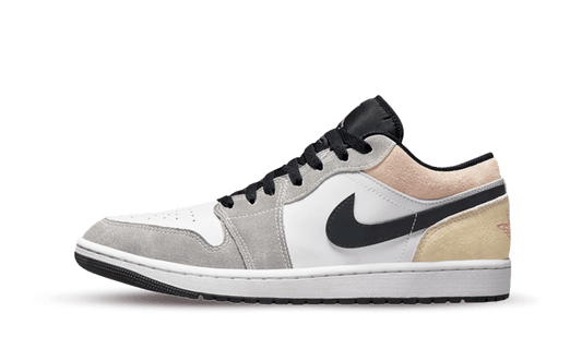 Air Jordan 1 Low SE Flight Club