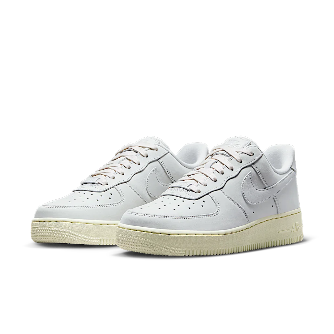 Nike Air Force 1 Low Summit White