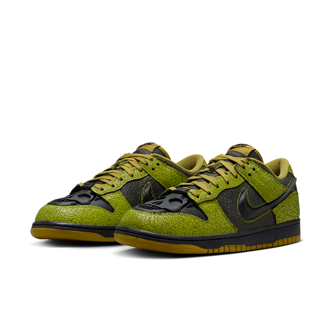 Nike Dunk Low Retro QS Halloween Skull
