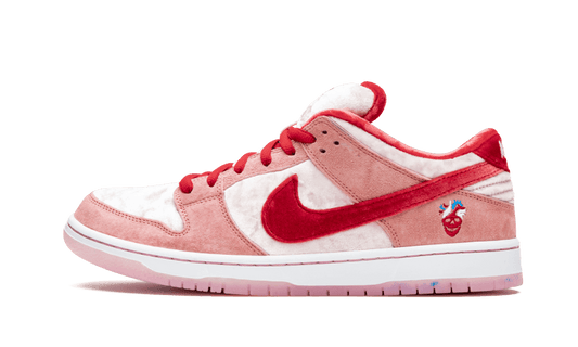 Nike SB Dunk Low StrangeLove Skateboards